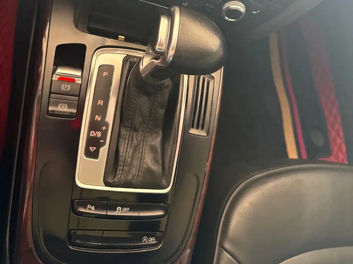 Фото 14 - Audi A4L