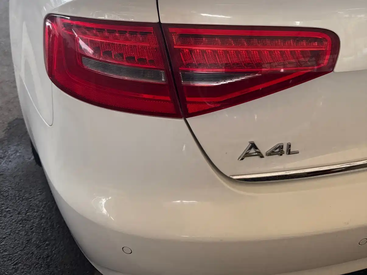 Фото 6 - Audi A4L