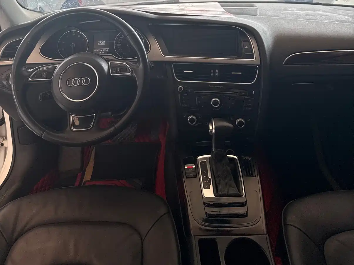 Фото 10 - Audi A4L