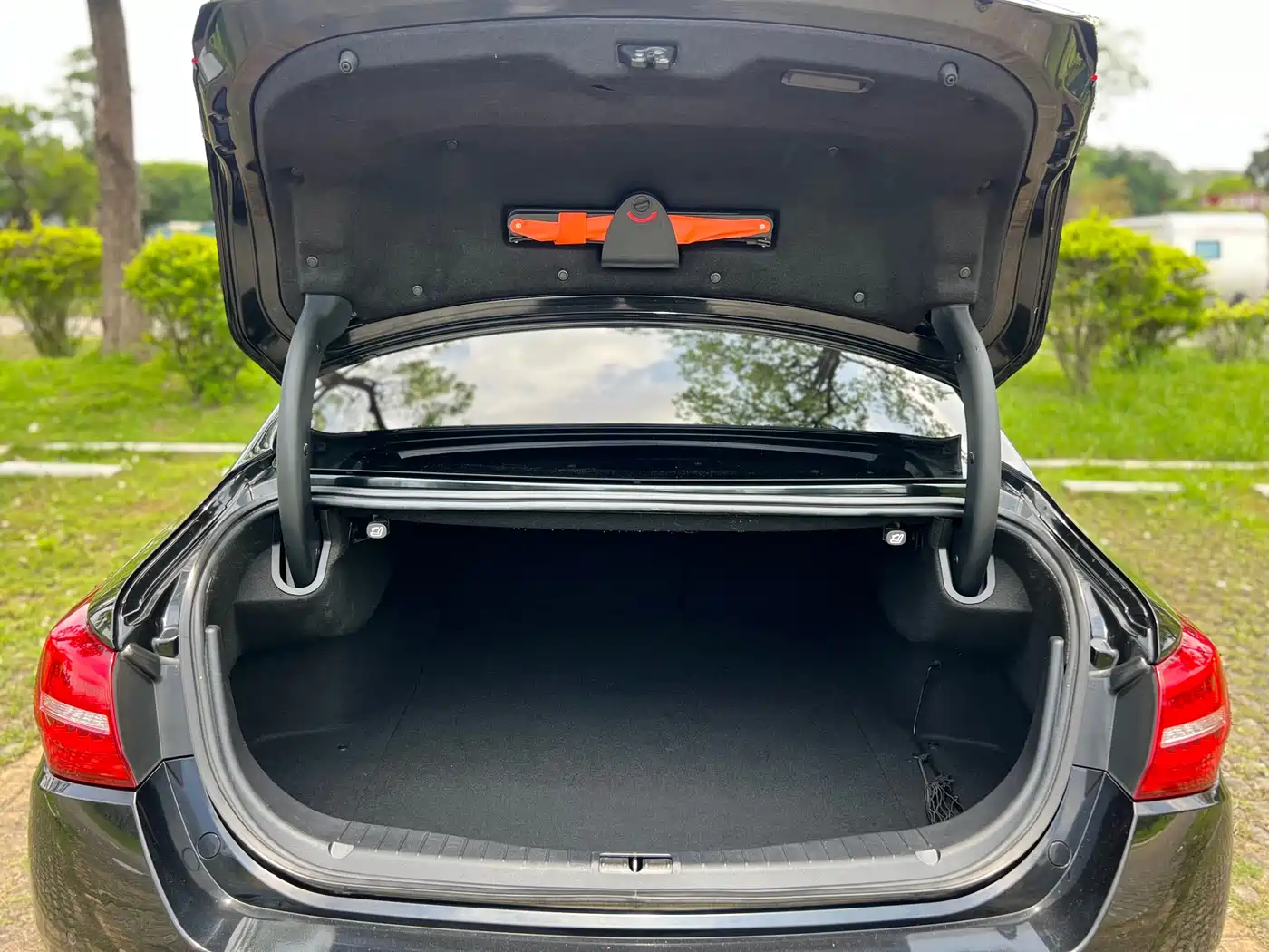 Hongqi H5 2018 Model 30TD Smart Connect Royal 60th Anniversary Edition фото 21