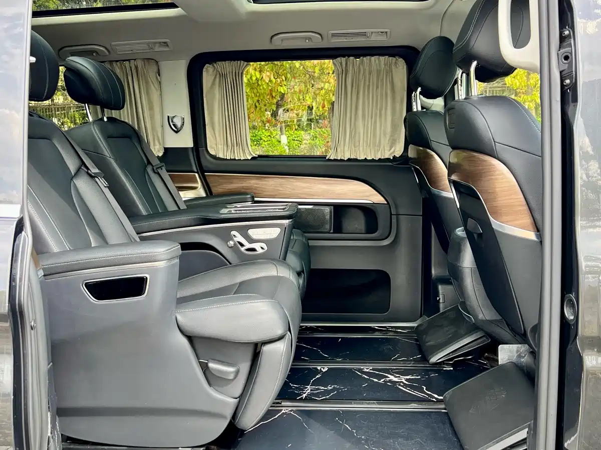Mercedes-Benz V-Class 2020 Model V 260 L Long Wheelbase Luxury фото 5