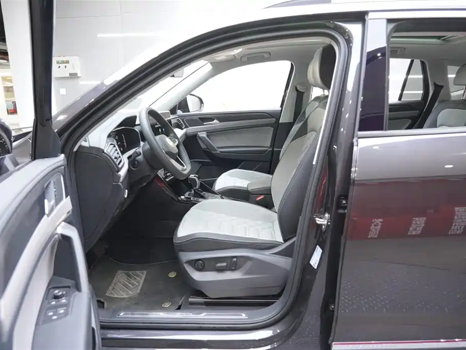 Volkswagen Tayron 2024 300TSI 2WD Luxury Plus Advanced фото 17