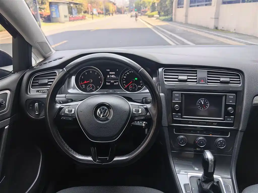 Volkswagen Golf 2018 1.6L Automatic Comfort фото 7