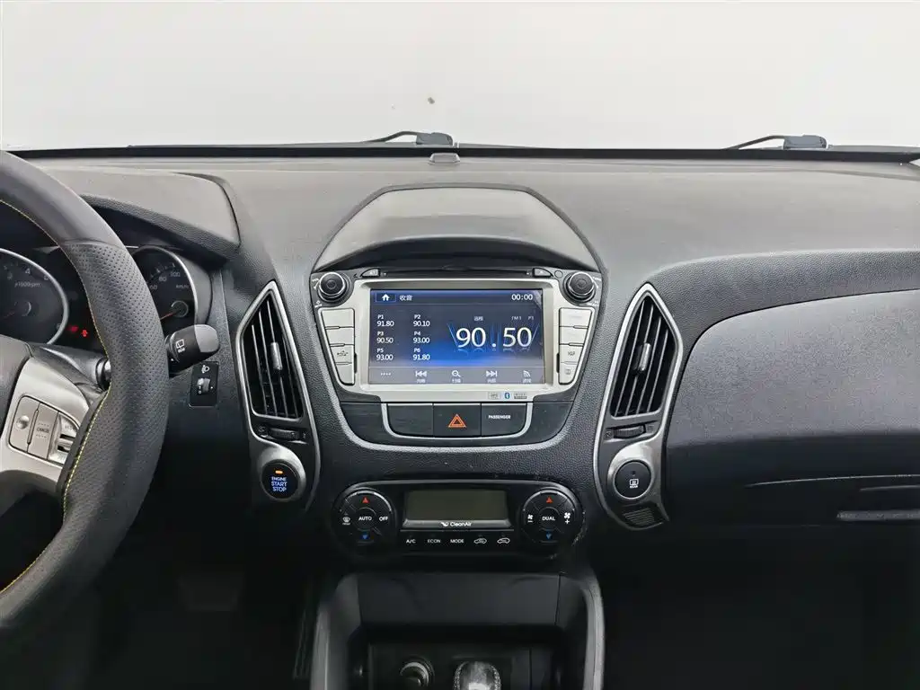 Hyundai Beijing Hyundai ix35 2015 2.0L Automatic 2WD Smart Type China IV фото 12
