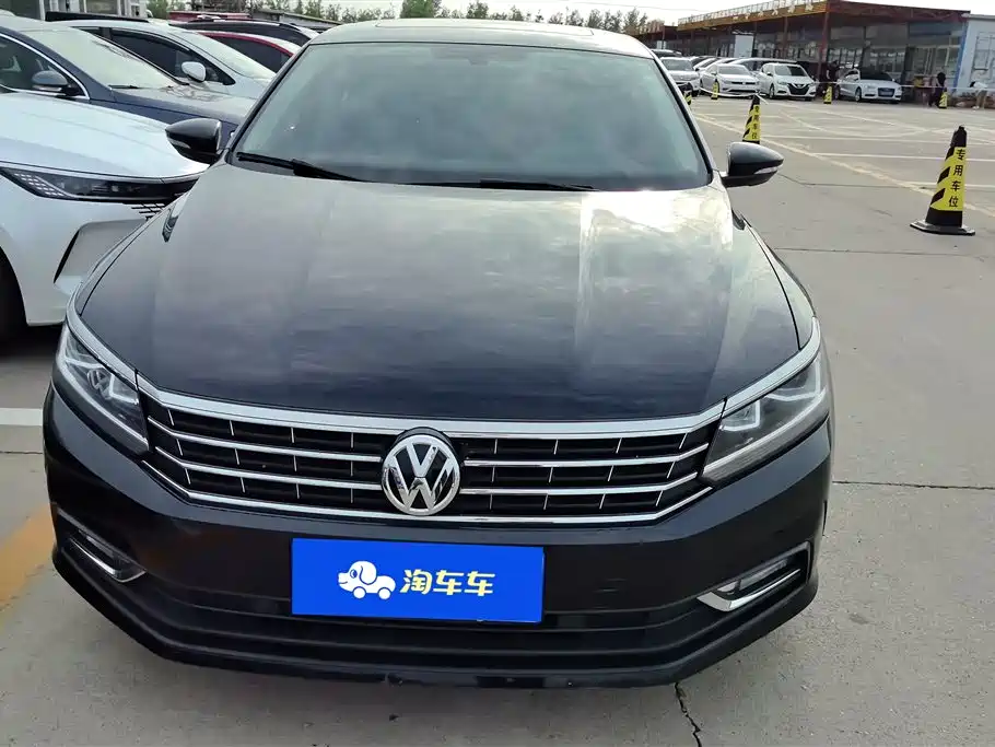 Volkswagen Passat 2017 330TSI DSG Prestige фото 2