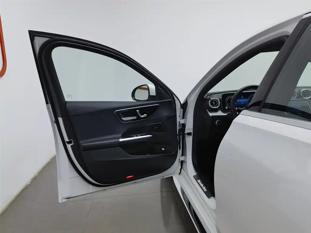 Mercedes-Benz C-Class 2023 Facelift C 260 L Sport Edition фото 8