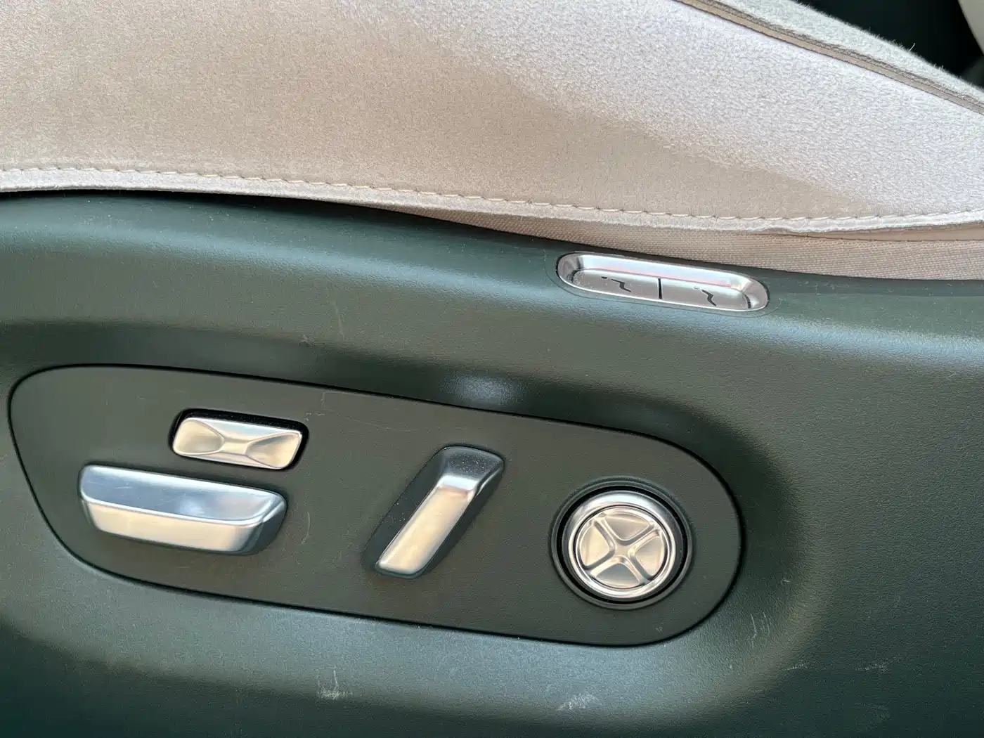 Xiaomi Auto Xiaomi YU7 2025 Extended Range RWD Edition фото 14