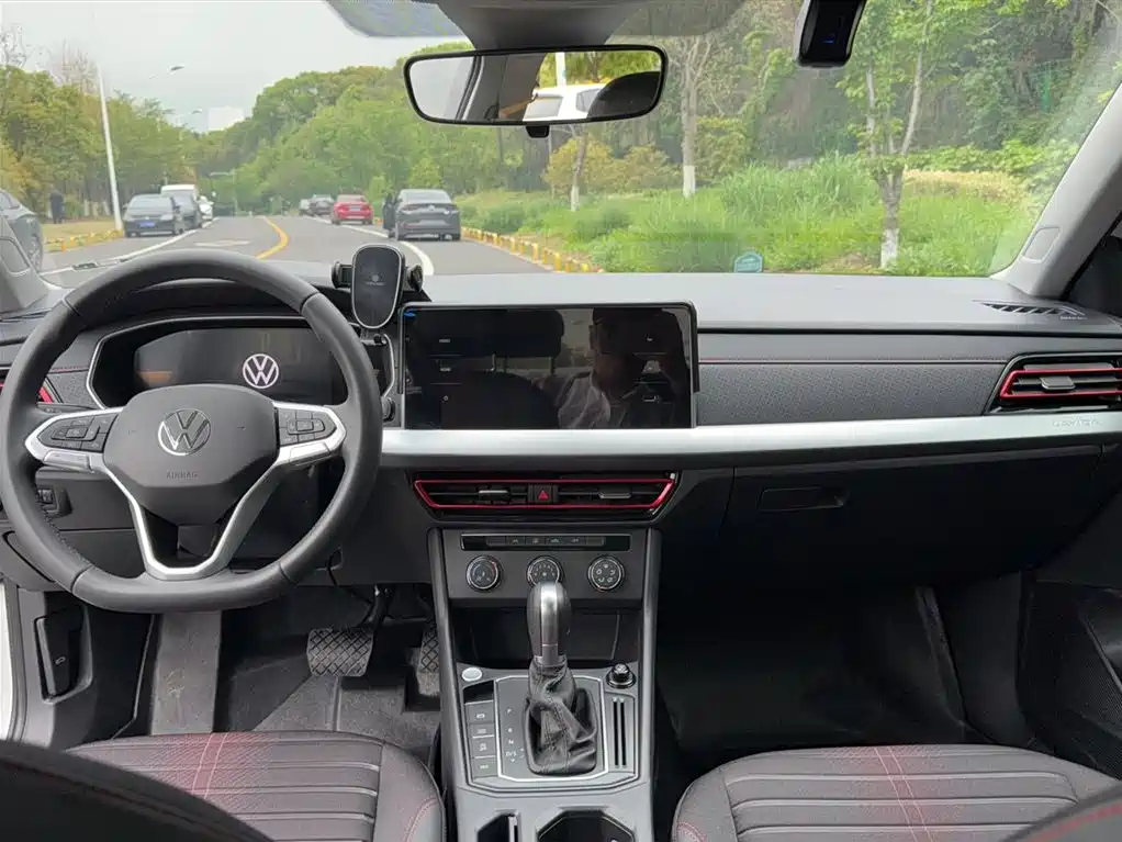 Volkswagen Lavida 2024 Model 300TSI DSG Starlight Full Comfort Edition фото 10
