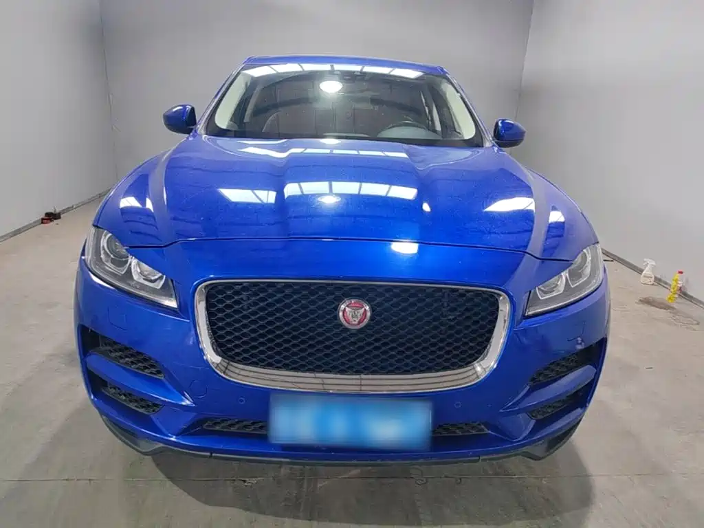 Фото 3 - Jaguar F-PACE