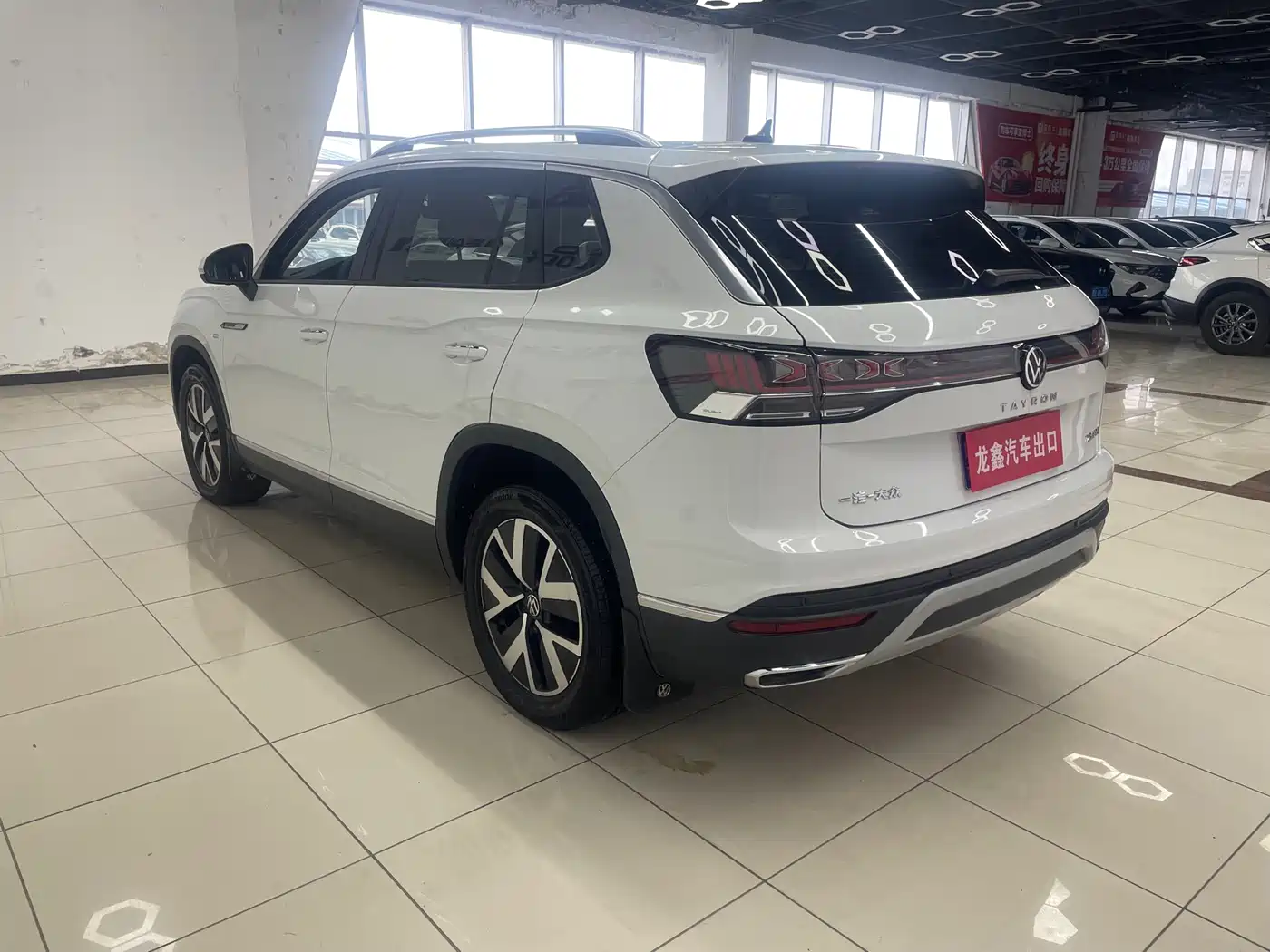 Volkswagen Tayron 2023 280TSI 2WD Luxury Plus Advanced Edition фото 7
