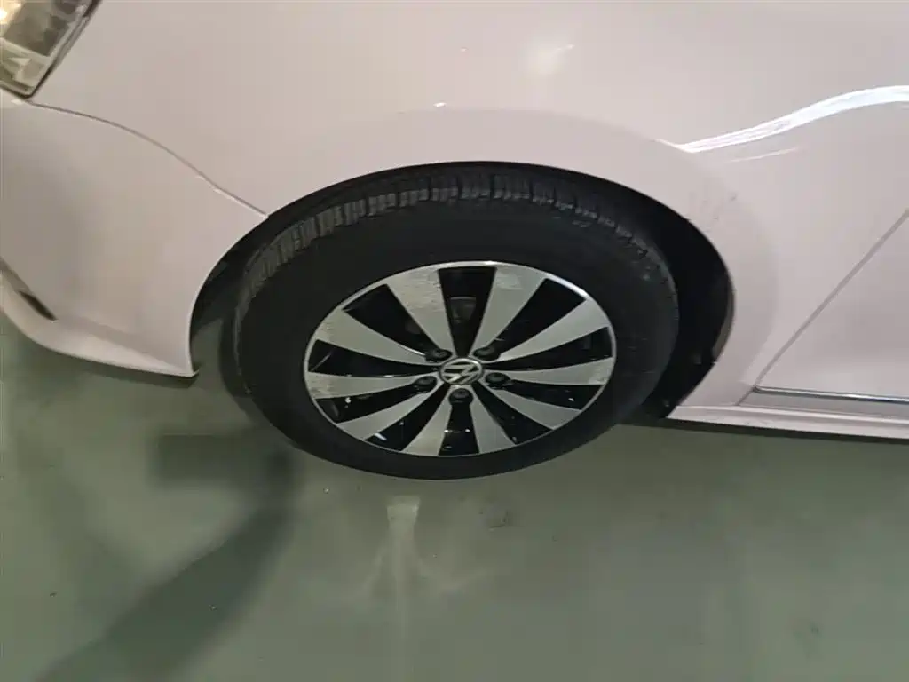 Volkswagen Sagitar 2017 1.6L Automatic Comfort фото 23