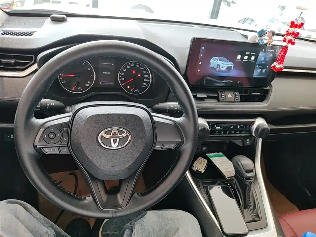 Toyota Wildlander 2023 2.0L CVT FWD LE фото 10