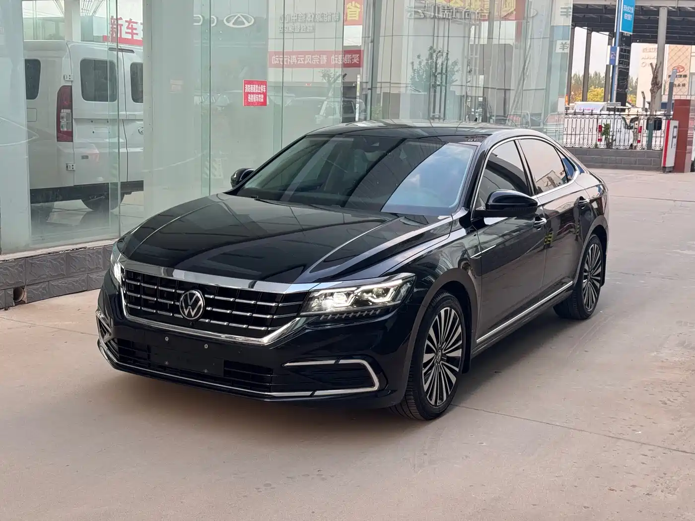 Volkswagen Passat 2021 Model 330TSI Premium Edition фото 2