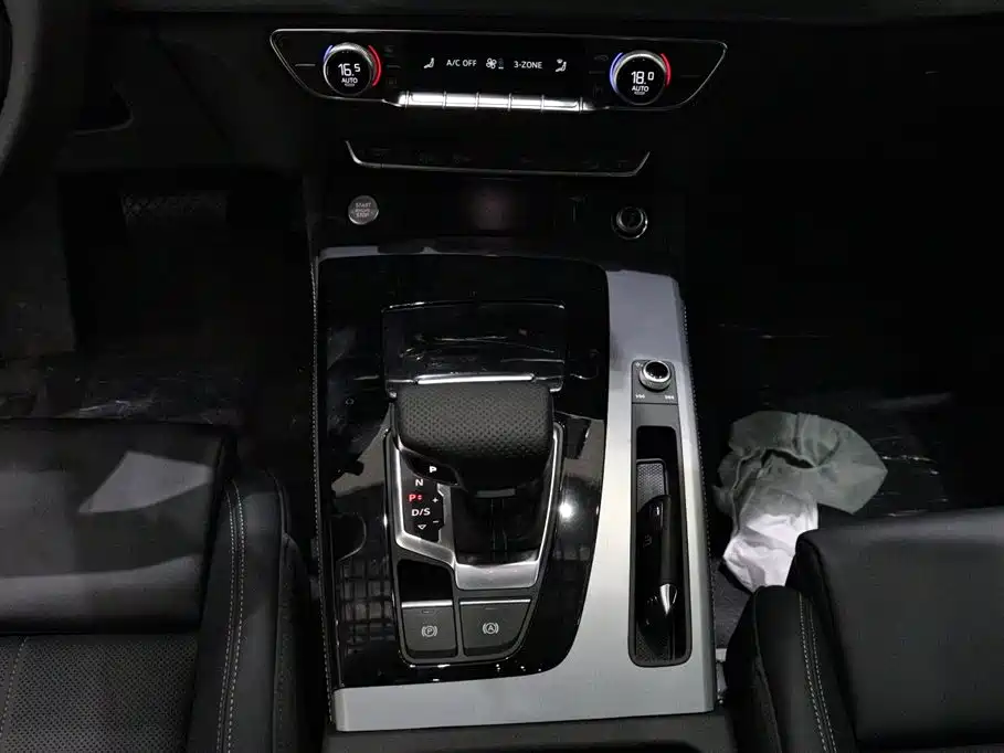 Audi Q5L 2025 40 TFSI Fashion Dynamic фото 12