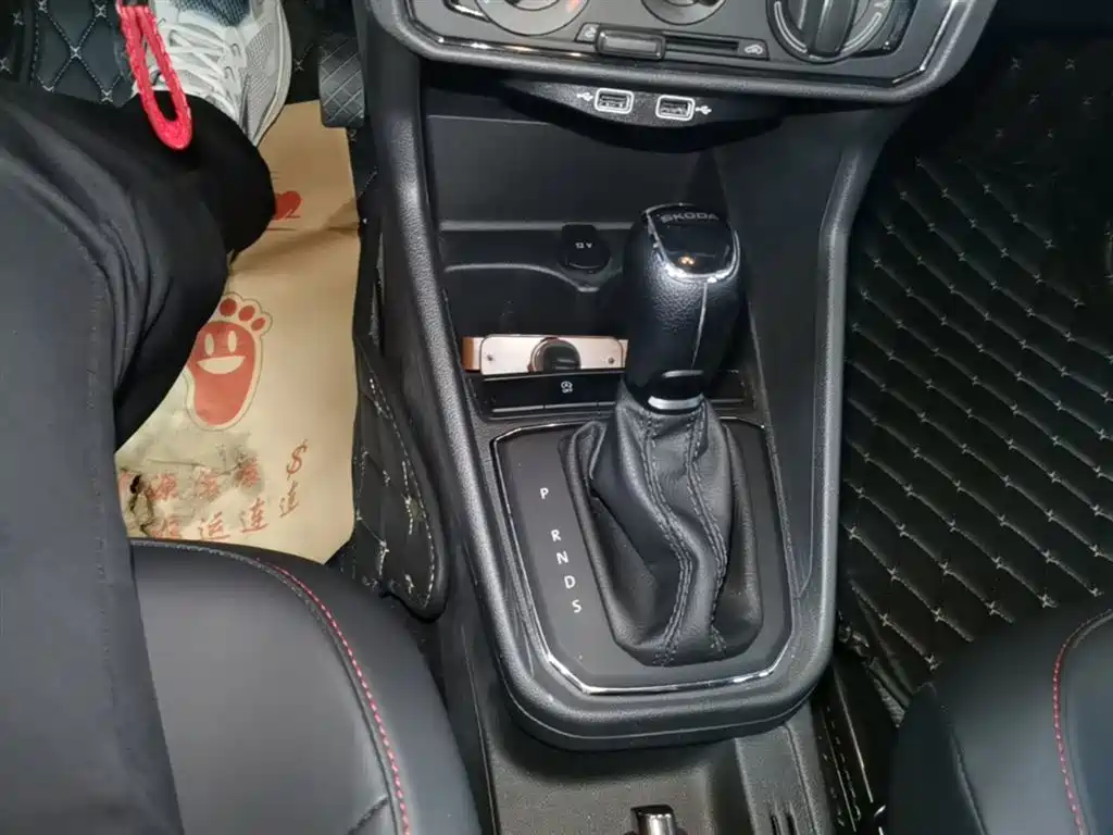 Škoda Skoda Rapid Spaceback 2020 1.5L Auto Comfort фото 14