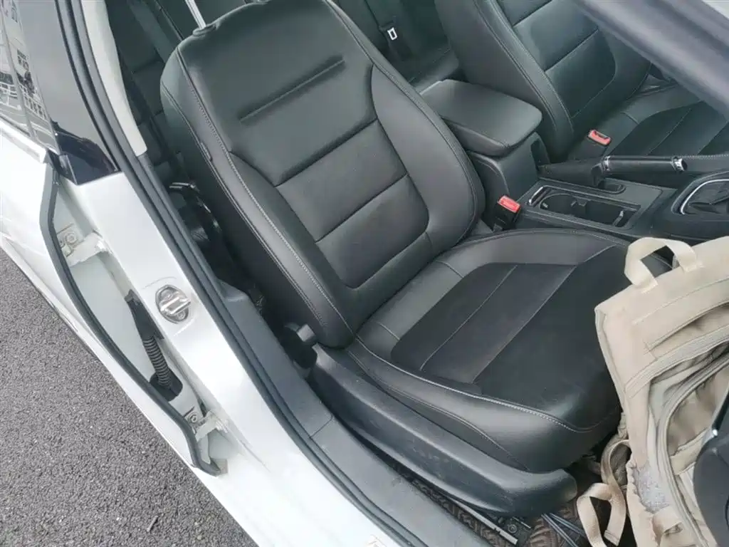 Volkswagen Sagitar 2018 280TSI DSG Spark Edition фото 25