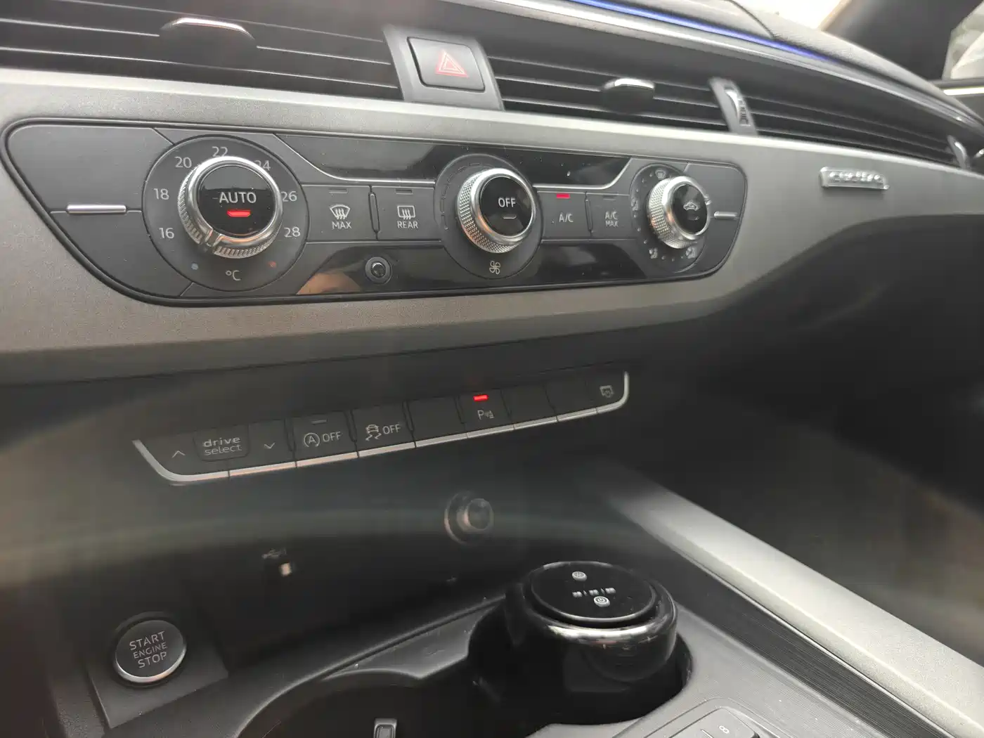 Audi A4L 2018 30th Anniversary 40 TFSI Sport фото 20