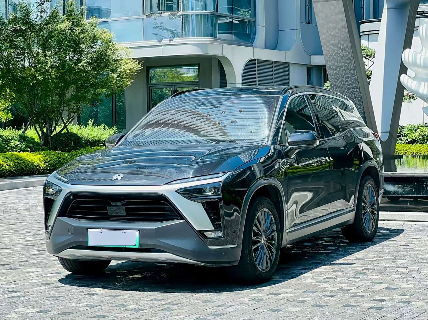 NIO ES8