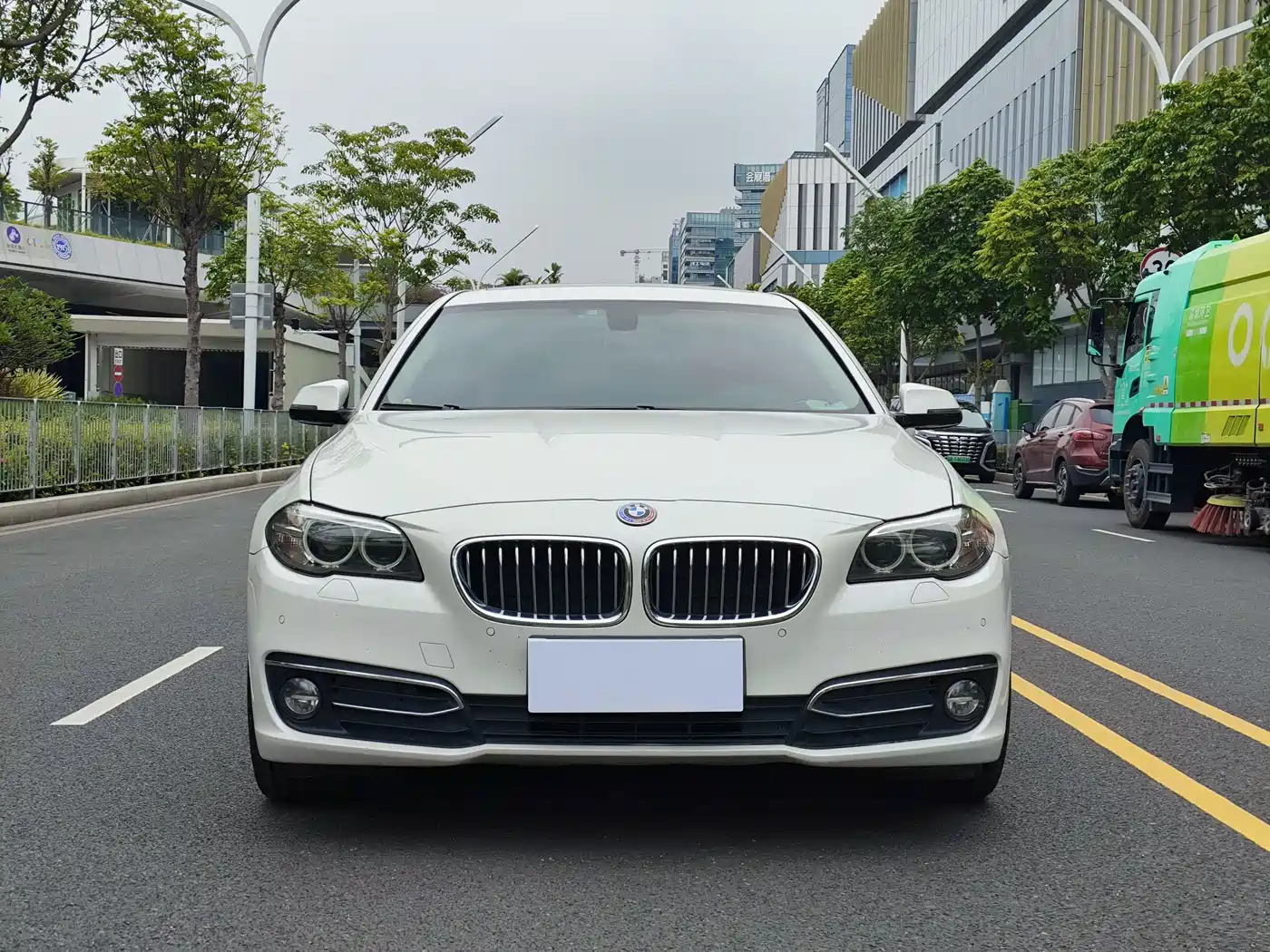 BMW 5 Series 2017 525Li Luxury Design Package фото 2