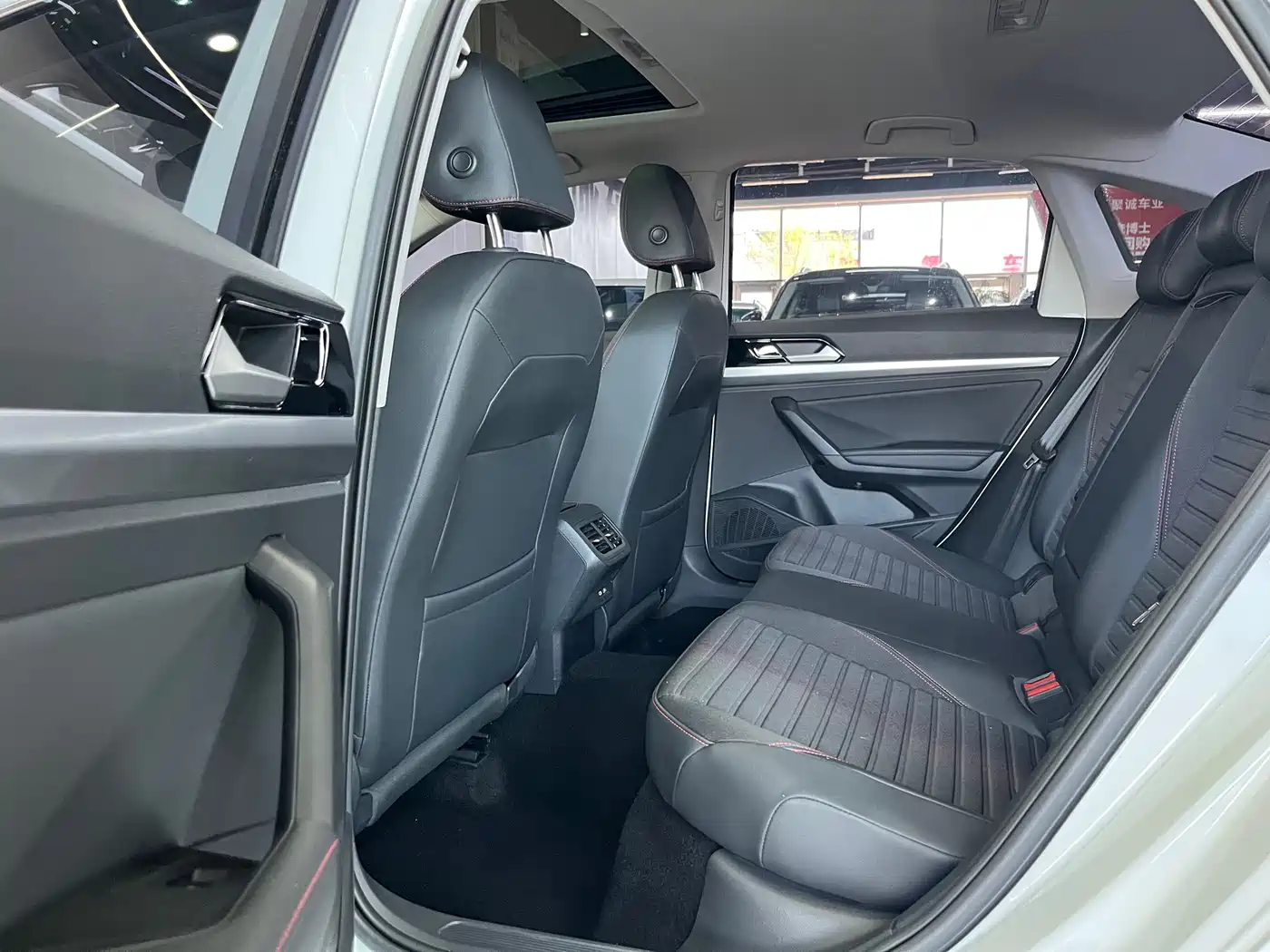 Volkswagen Lavida 2023 280TSI DSG Starlight Comfort Edition фото 5