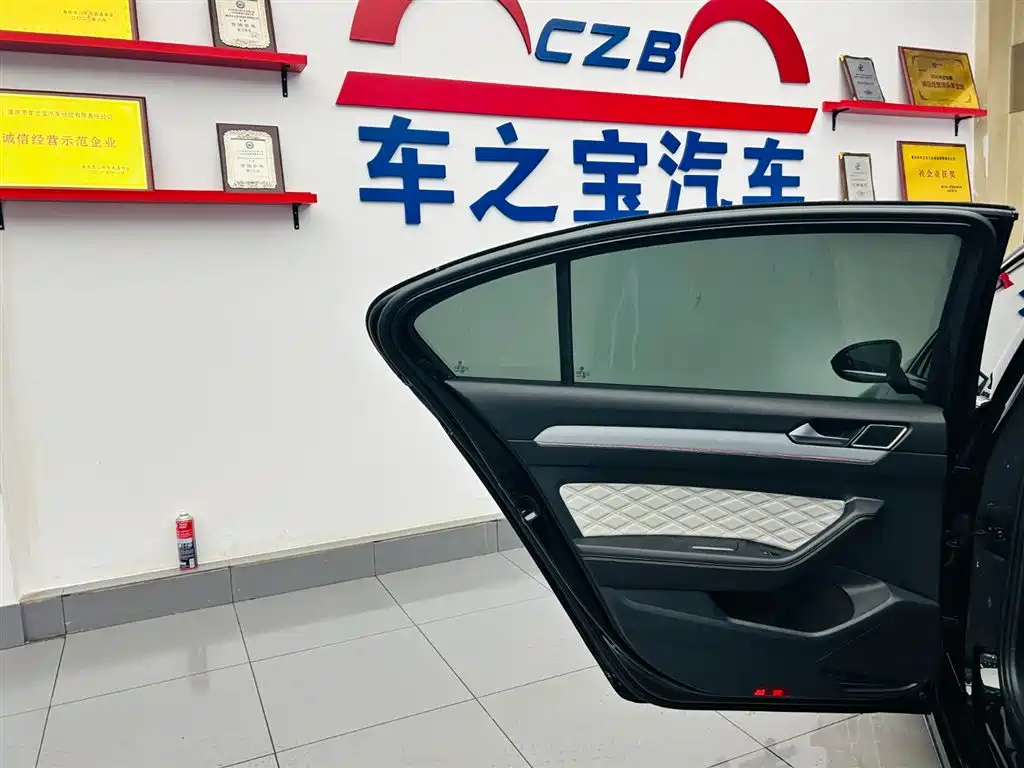 Volkswagen Magotan 2023 Model 2 Million Commemorative Edition 330TSI DSG Luxury фото 24
