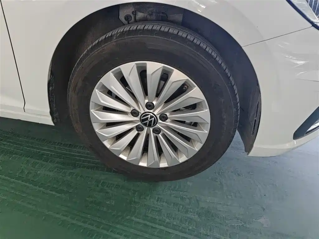 Volkswagen Lavida 2021 1.5L Auto Comfort Edition фото 25