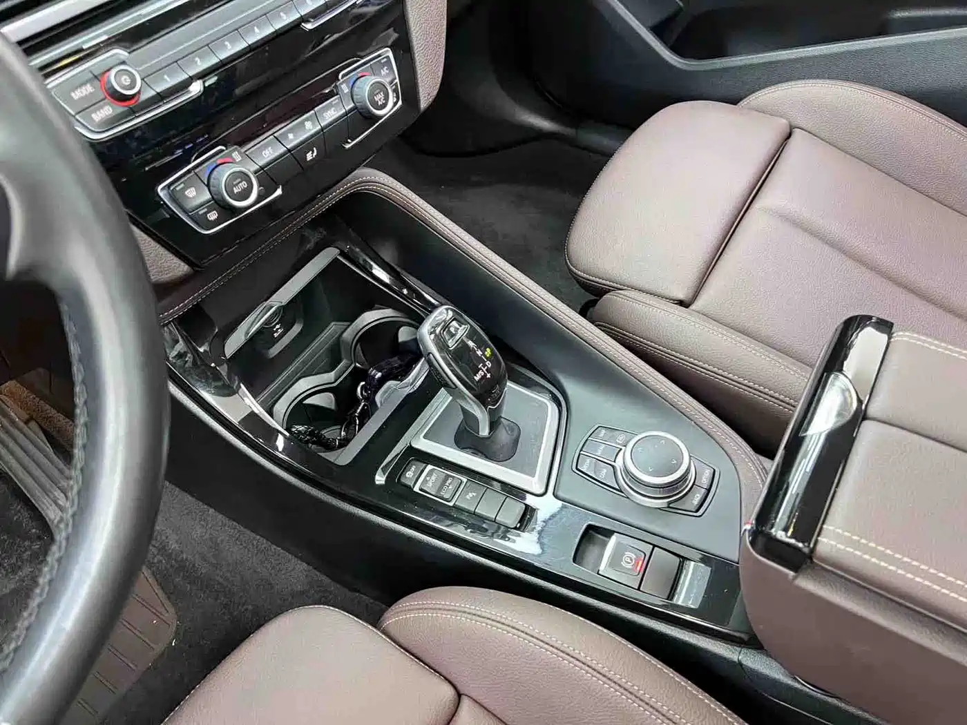 BMW X1 2022 sDrive20Li Premium фото 18