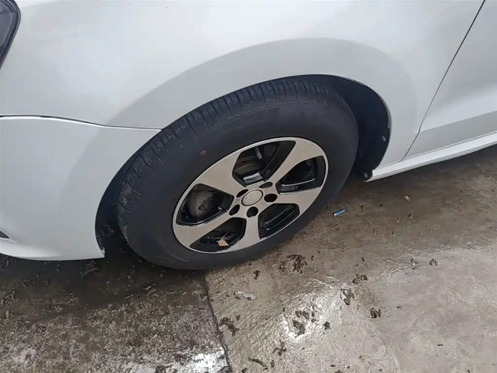 Volkswagen Polo 2018 1.5L Auto Safe Drive фото 23