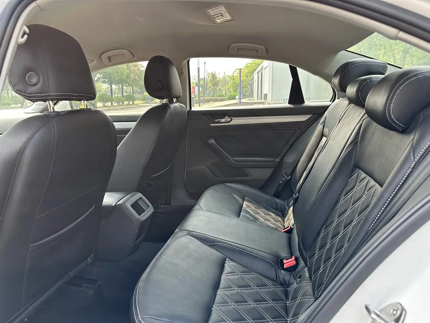 Volkswagen Lamando 2015 230TSI DSG Style фото 9