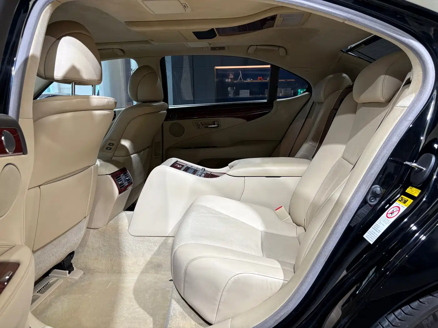 Lexus LS 2006 460L Premium Edition фото 16