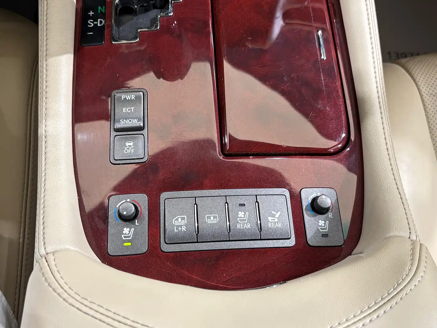 Lexus LS 2006 460L Premium Edition фото 27