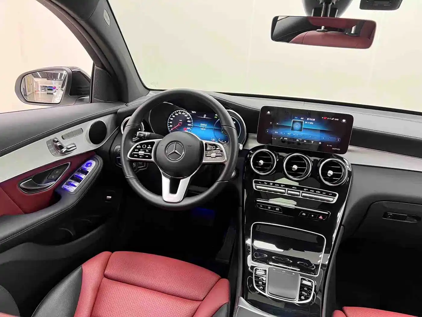 Mercedes-Benz GLC Coupe 2022 Facelift GLC 260 4MATIC Coupe SUV фото 16