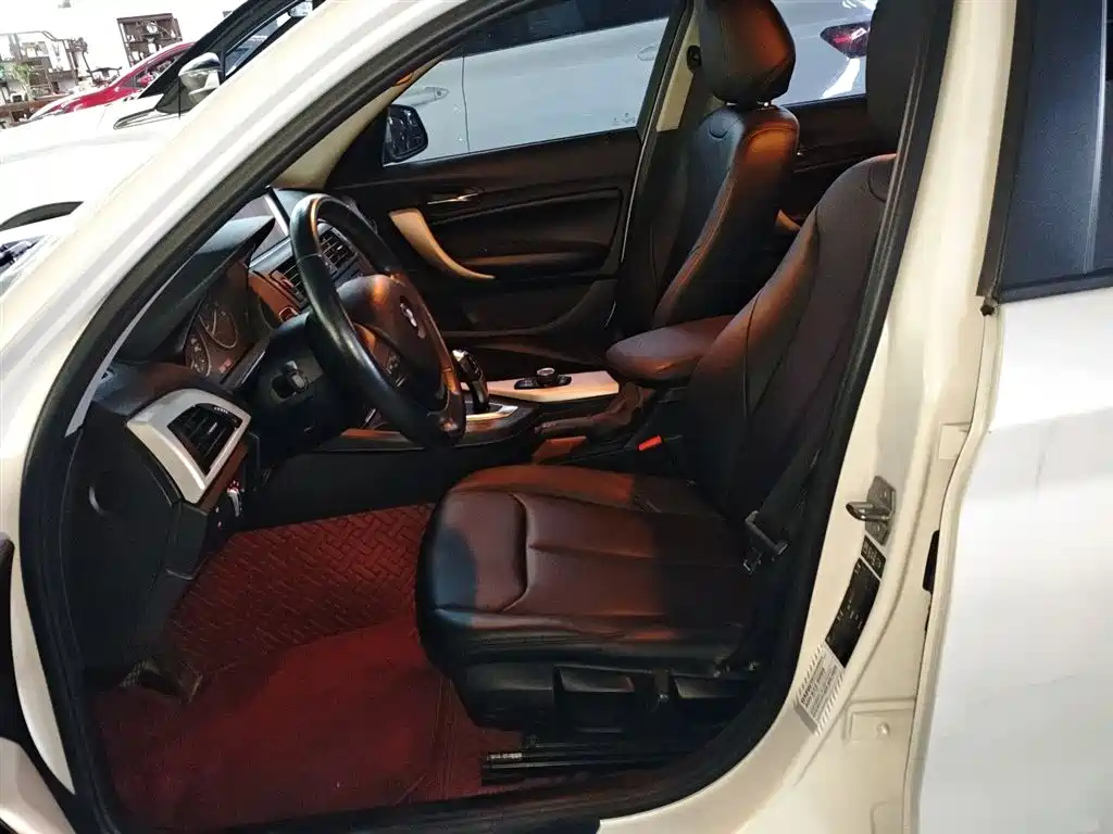 BMW 1 Series (Import) 2013 Facelift 116i Leading Model фото 15