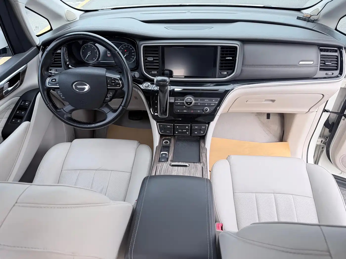 GAC Trumpchi Trumpchi M8 2018 320T Exclusive Edition фото 5