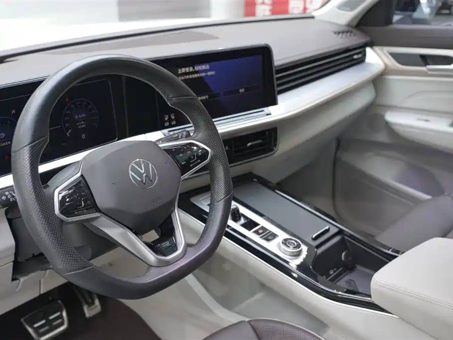Volkswagen Talagon 2023 380TSI 4WD R-Line Celebration Edition фото 13