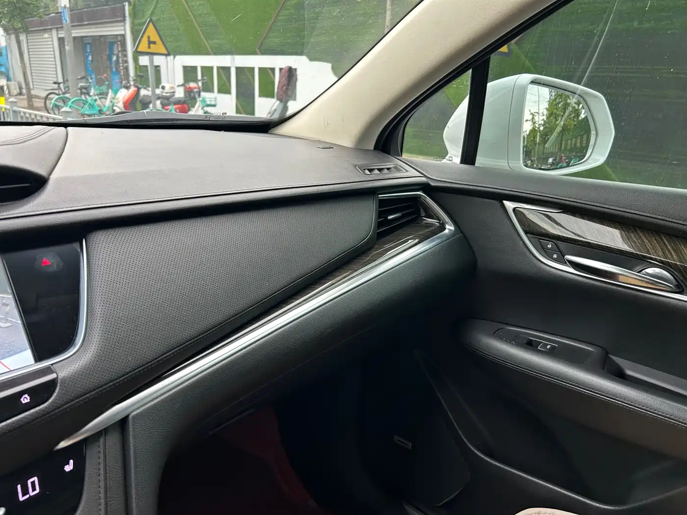 Фото 9 - Cadillac XT5