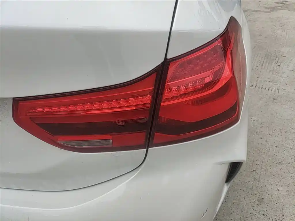 BMW 1 Series 2022 125i M Sport Shadow Edition фото 8
