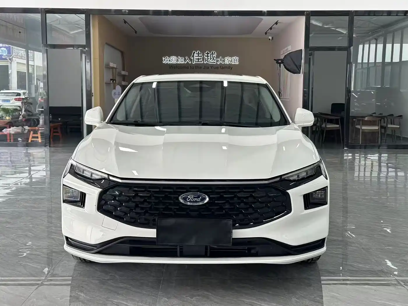 FORD MONDEO