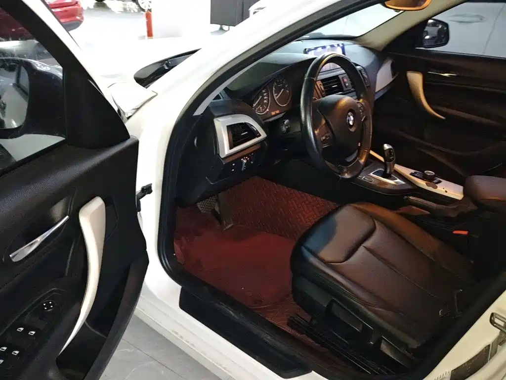 BMW 1 Series (Import) 2013 Facelift 116i Leading Model фото 16