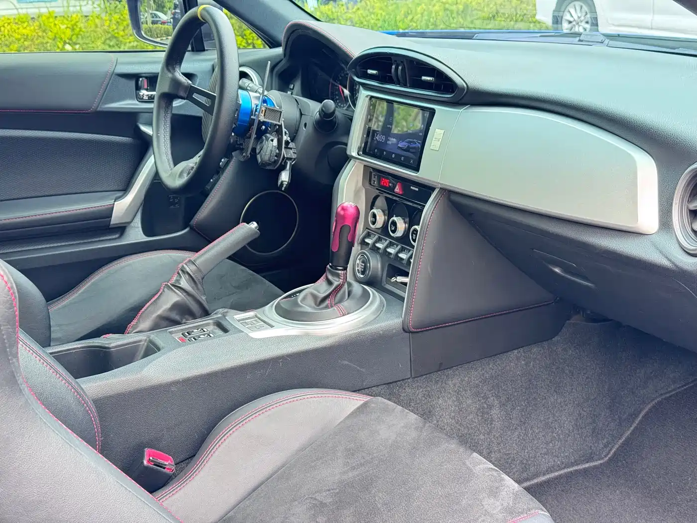 Subaru BRZ 2017 2.0i Automatic type-RS Edition фото 15