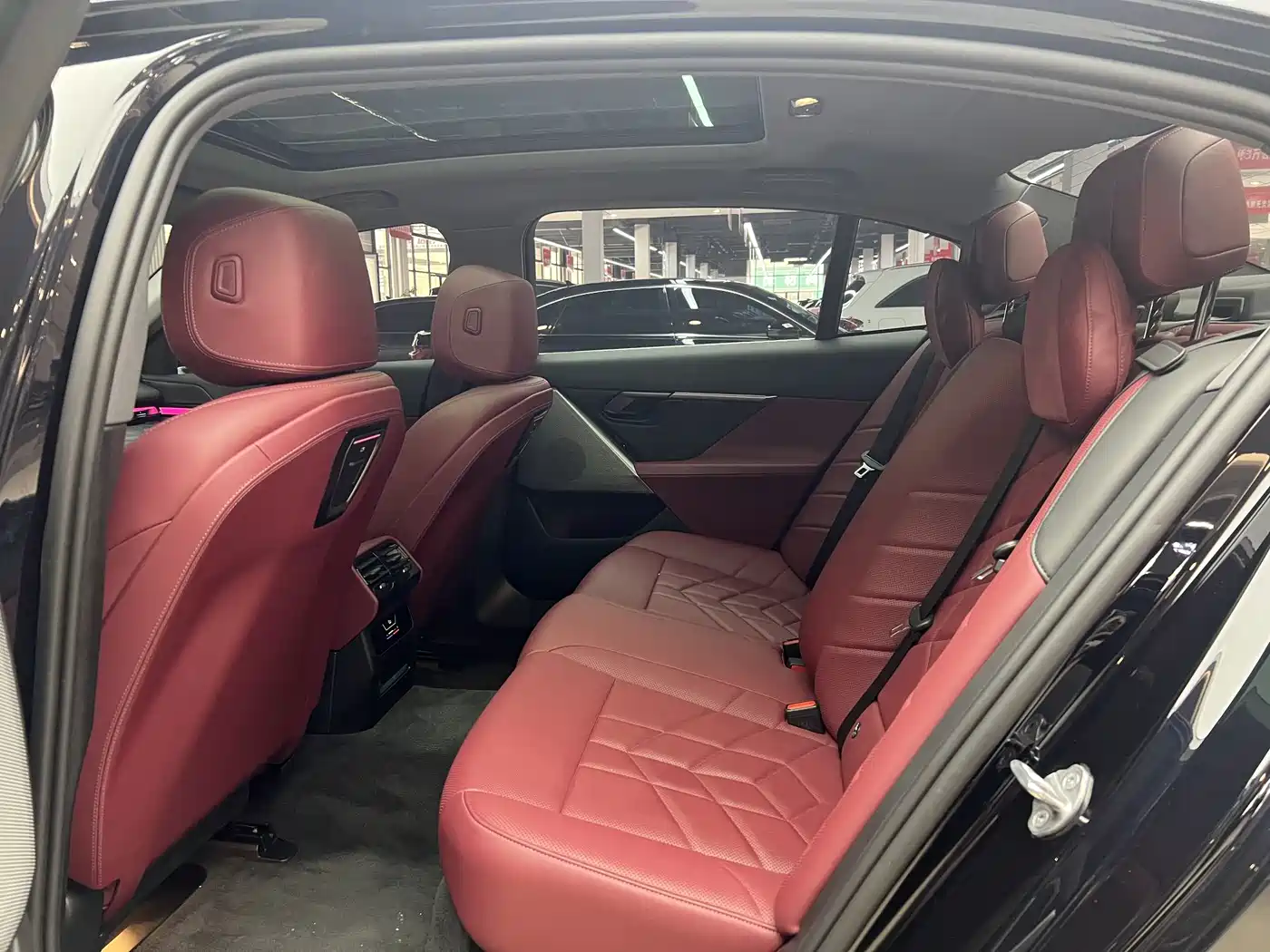 BMW i5 2024 eDrive 35L Luxury Package фото 9