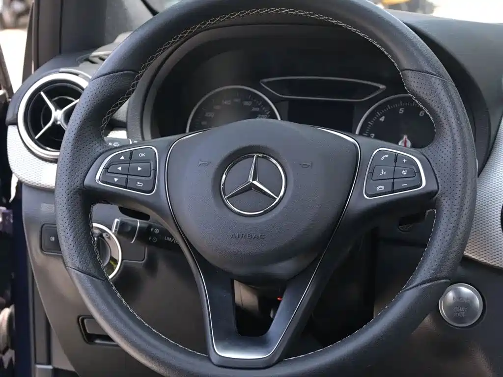 Mercedes-Benz B-Class 2018 B 200 Fashion фото 7