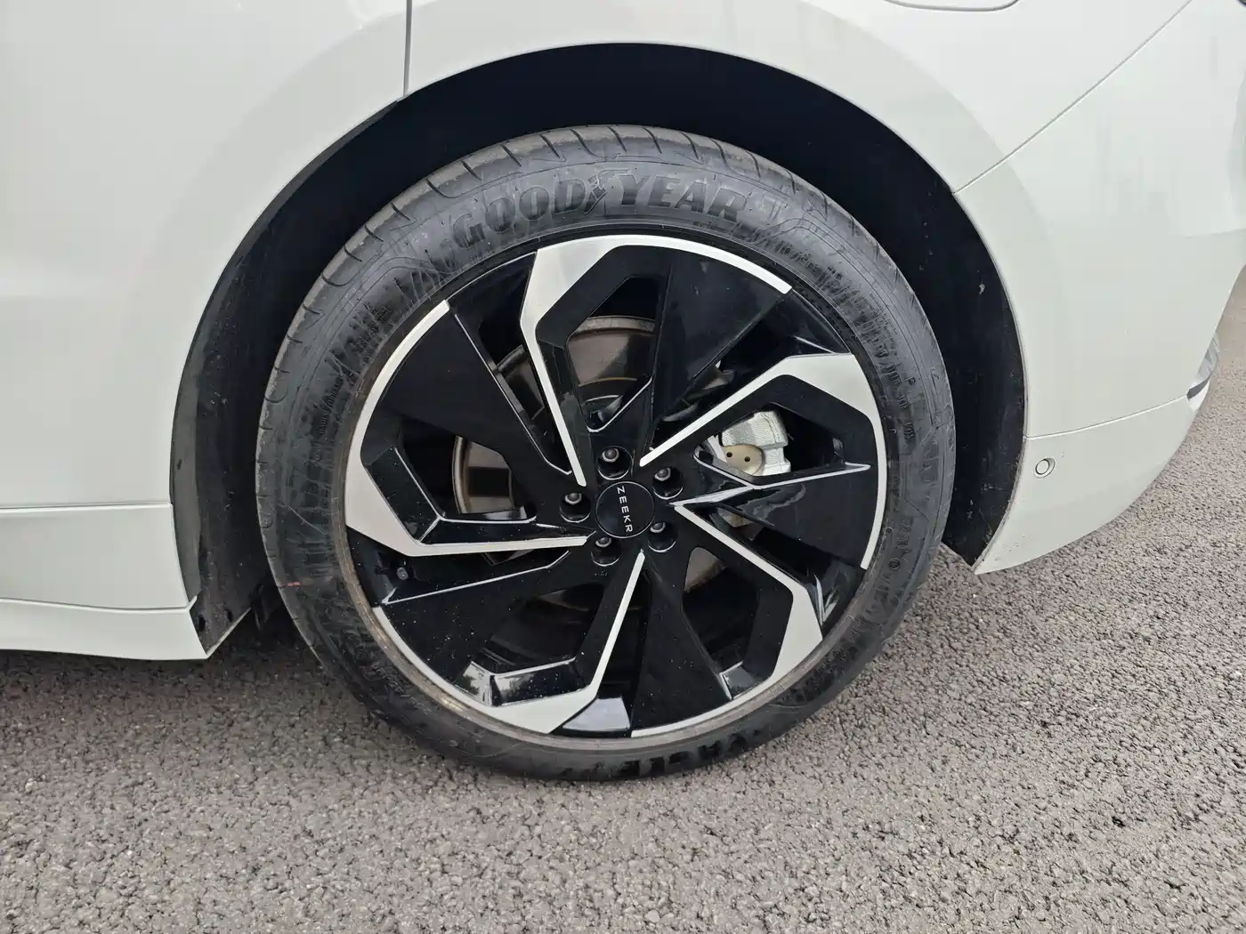 ZEEKR EXTREME KRYPTON 001