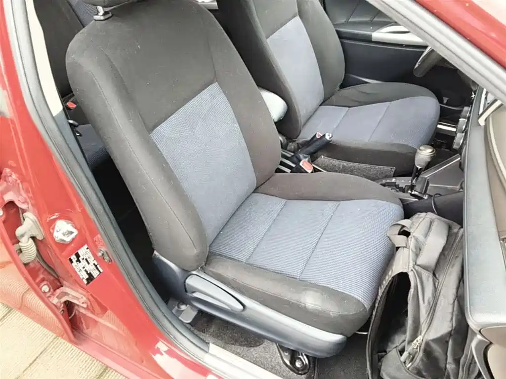 Toyota YARiS L Zhi Xuan 2015 1.5E Auto Charming Edition фото 25