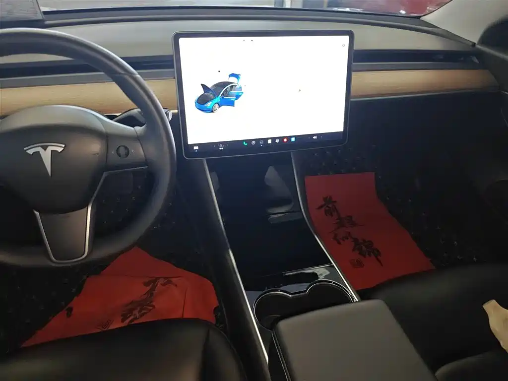 TESLA MODEL 3
