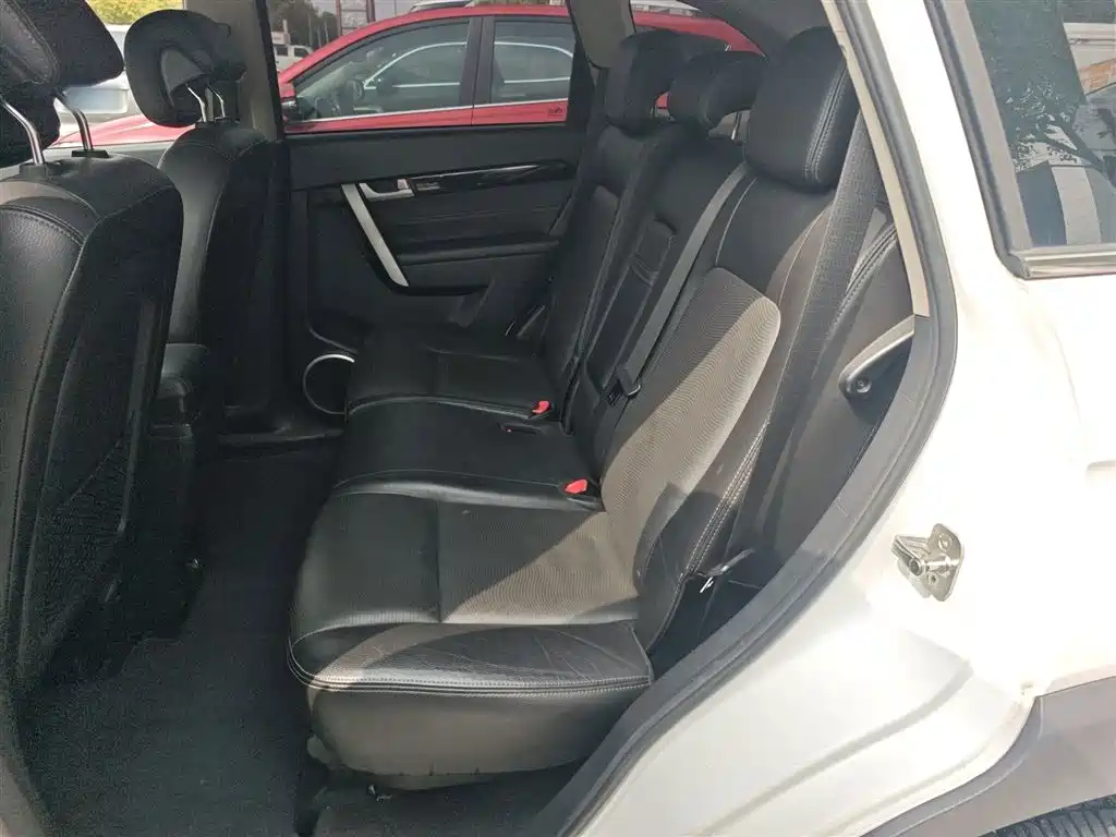 Chevrolet Captiva 2017 2.4L 2WD Luxury Edition 7-Seater фото 16