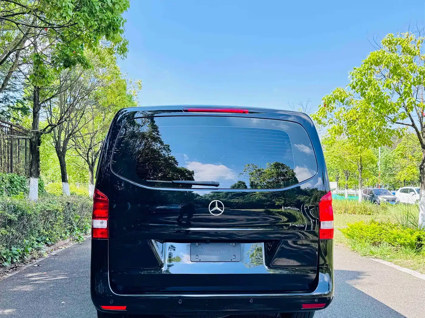 Mercedes-Benz Vito 2021 2.0T Business Edition 9-seater фото 4