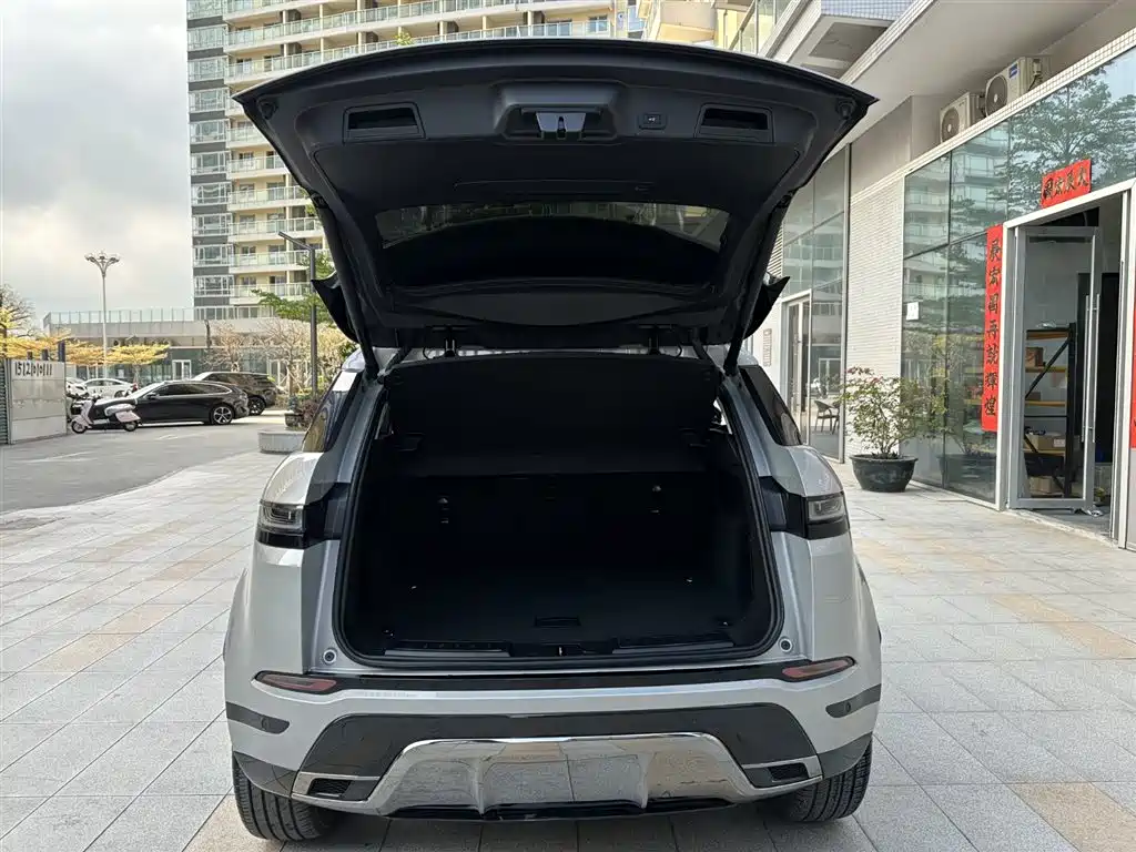 Land Rover Range Rover Evoque 2023 Range Rover Evoque L 249PS Luxury Edition фото 24
