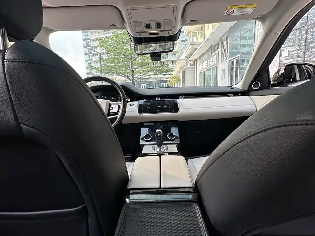 Land Rover Range Rover Evoque 2023 Range Rover Evoque L 249PS Luxury Edition фото 18