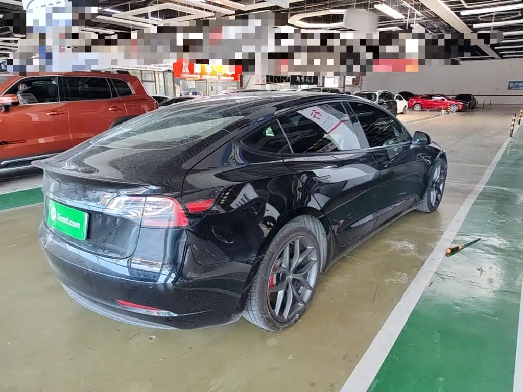 Фото 7 - Tesla Model 3